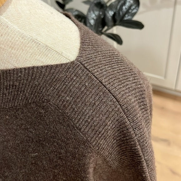 EUC Vince soft brown wool cashmere blend long sleeve boat neck oversize sweater - Picture 3 of 8